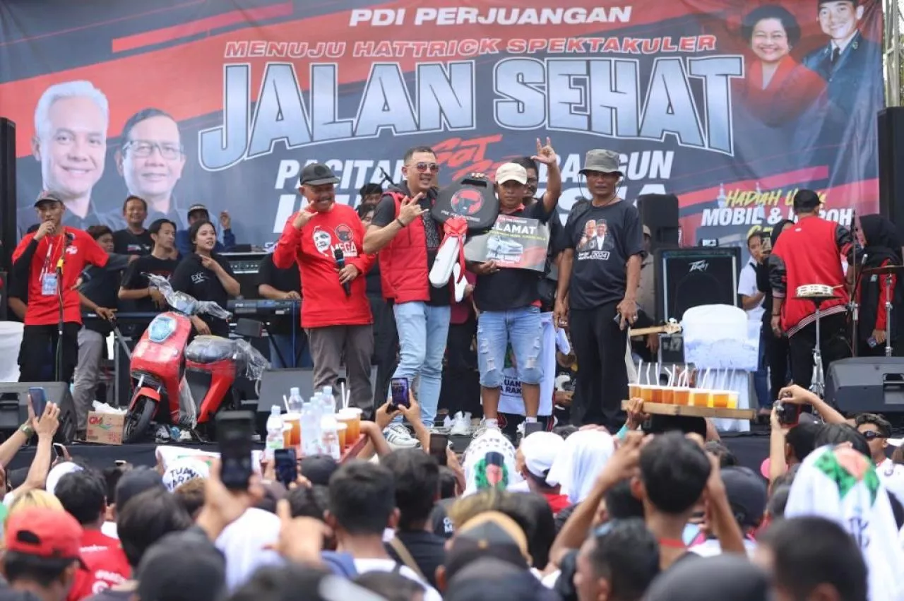 PDIP Gelar Acara Pacitan SatSet Bangun Indonesia, Ribuan Orang Antusias