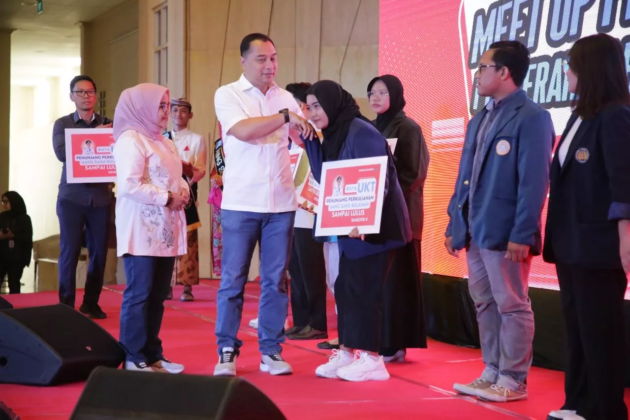Wali Kota Eri Cahyadi Gelontorkan 25.919 Kuota Beasiswa dari TK hingga Mahasiswa di 2024