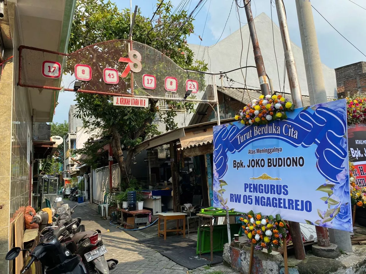 Pemkot Surabaya Beri Beasiswa Anak Ketua KPPS yang Meninggal saat Bertugas
