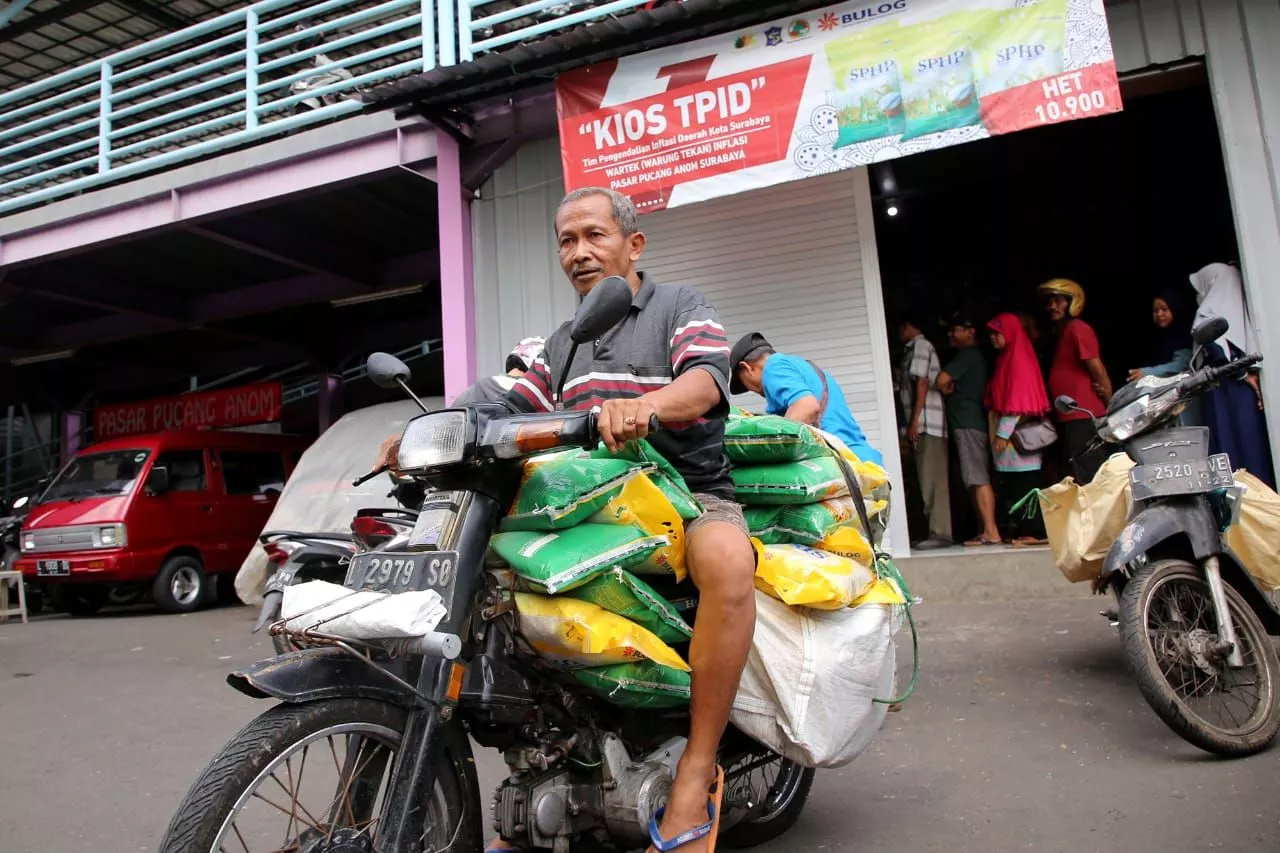 Begini Strategi Pemkot Stabilkan Harga Beras di Surabaya