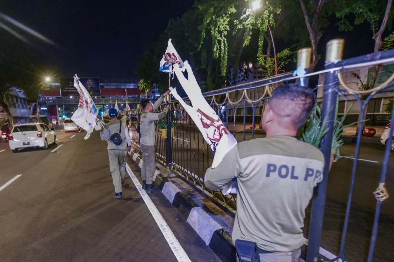 Masa Tenang Pemilu 2024, Satpol PP Copot Semua APK di Surabaya
