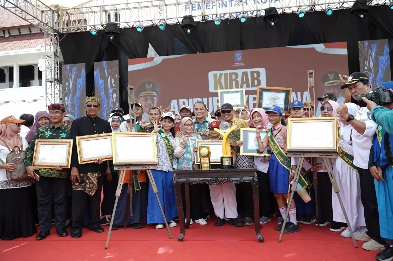Keren, Kota Surabaya Raih 5 Penghargaan Bidang Lingkungan Hidup