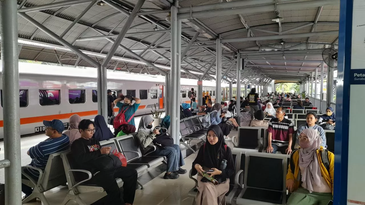 Antisipasi Lonjakan Arus Mudik 2024, KAI Daop 8 Siapkan 11 Kereta Api Tambahan