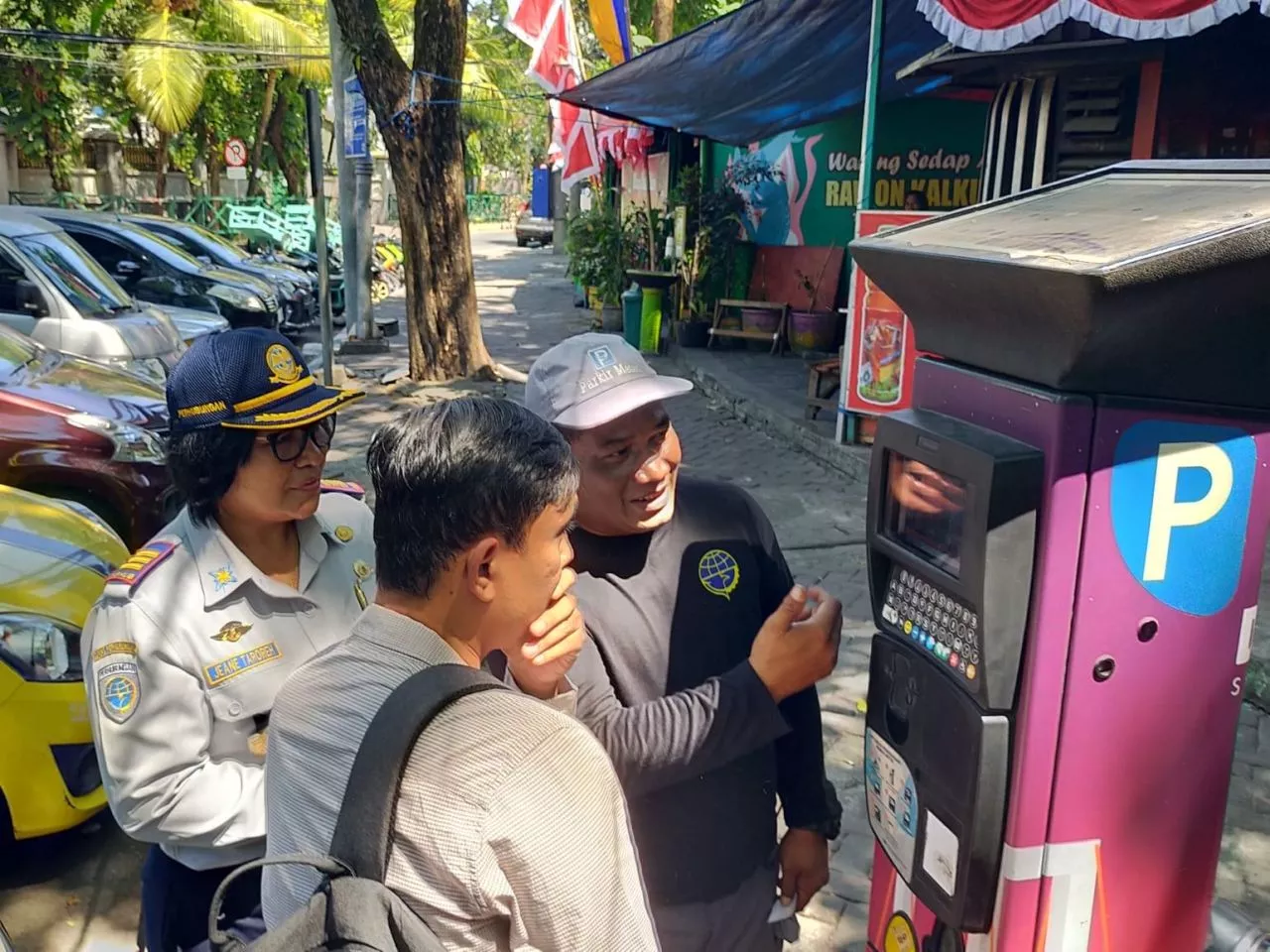 Dishub Surabaya Minta Warga Laporkan Jukir jika Tarik Retribusi Lebih