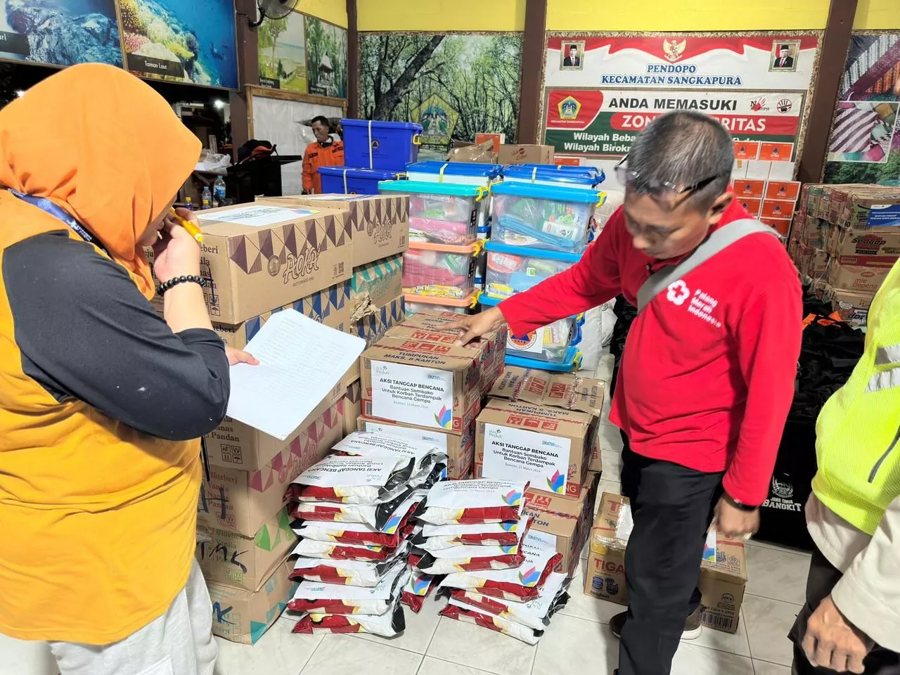 Aksi Tanggap Bencana, PLN Salurkan Bantuan Korban Gempa di Bawean