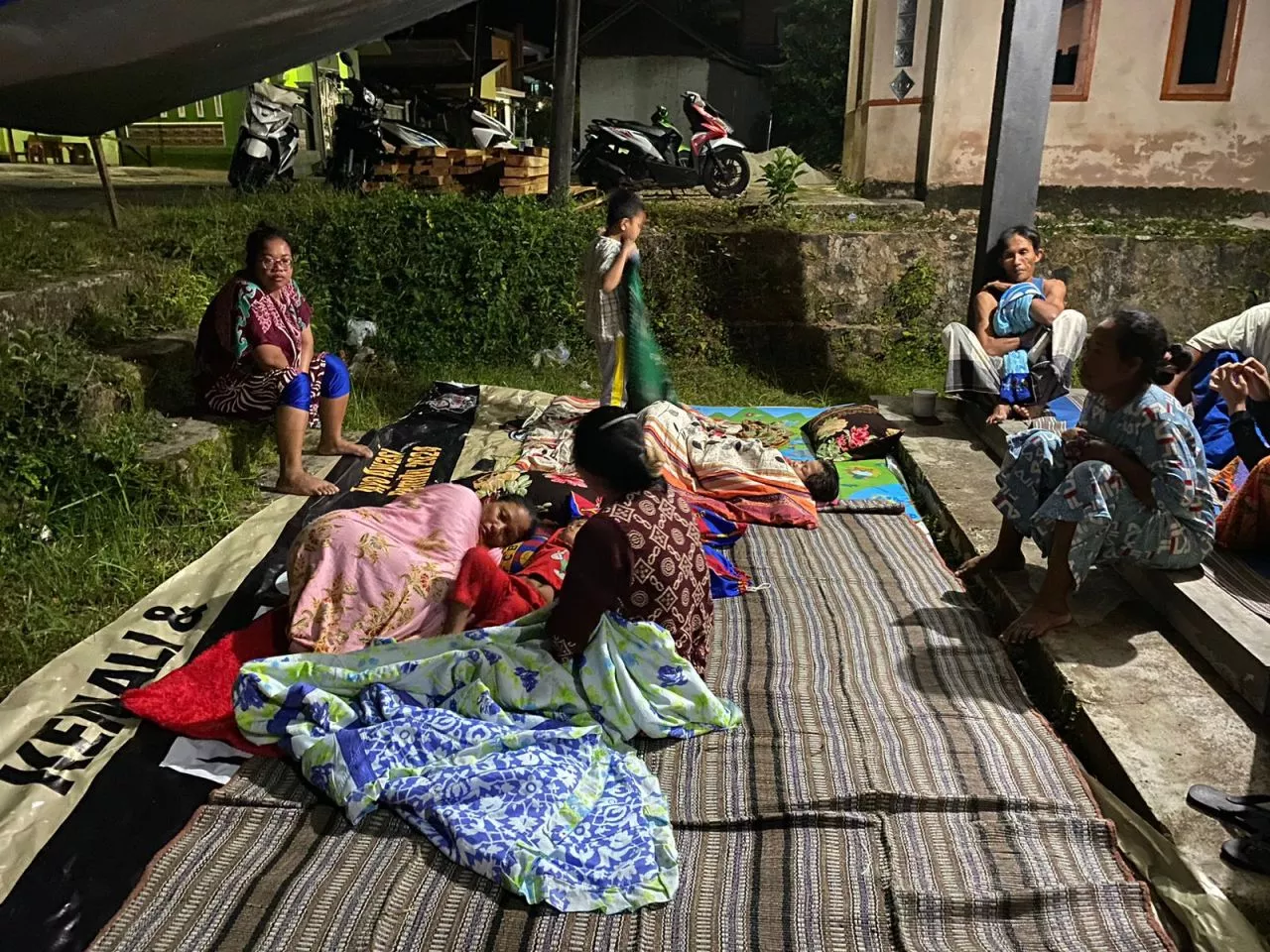 Gempa Beruntun Magnitudo 4.4, Warga Bawean Sahur Penuh Gelisah