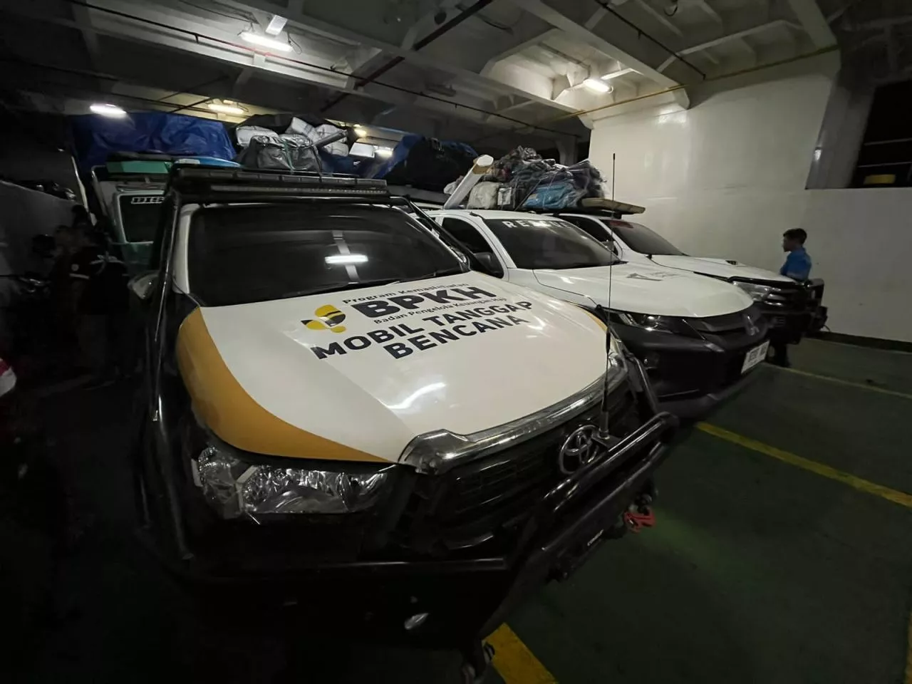 Truk Bantuan Tak Bisa Menyeberang, Logistik Warga Bawean Terhambat