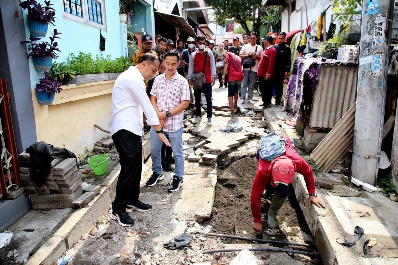 Banjir di Surabaya Barat, Wali Kota Eri Hentikan Sementara Proyek Saluran Dukuh Kupang