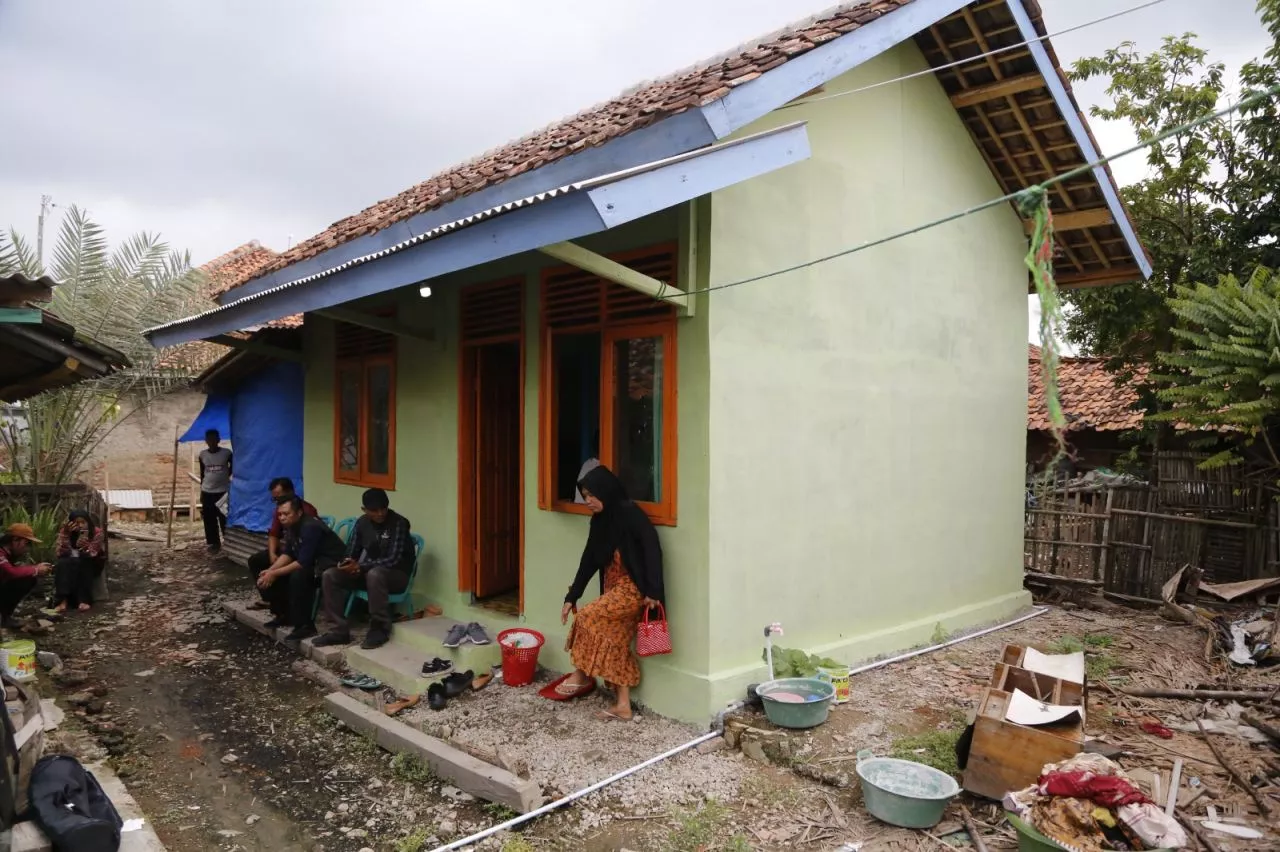 Kemensos Perbaiki Rumah Reyot Jadi Layak Huni di Subang