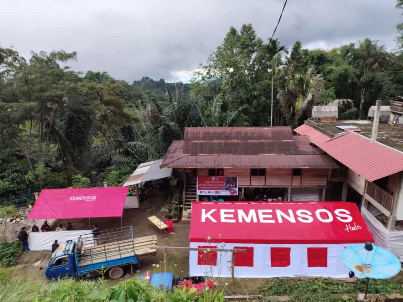 Kemensos Dirikan Dapur Umum untuk Korban Longsor di Tana Toraja
