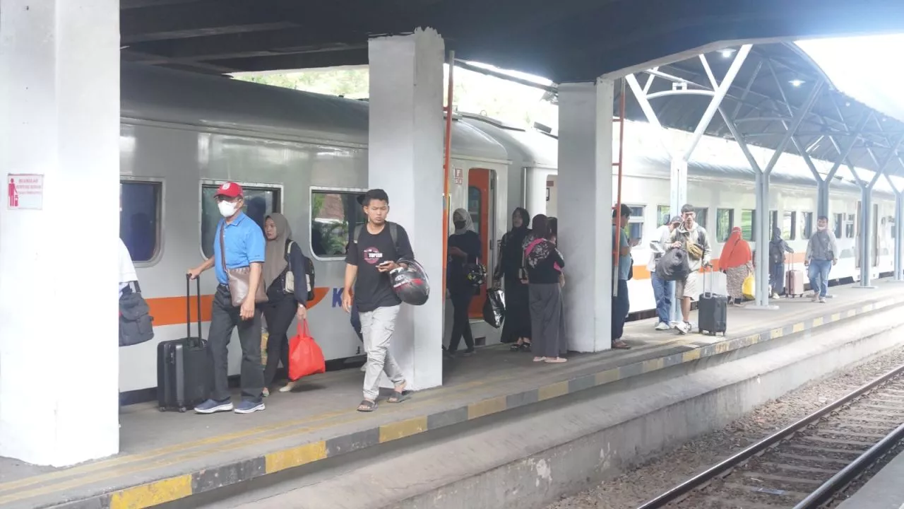 Persiapkan Libur Panjang, KAI Daop 8 Tambah Kereta Keberangkatan