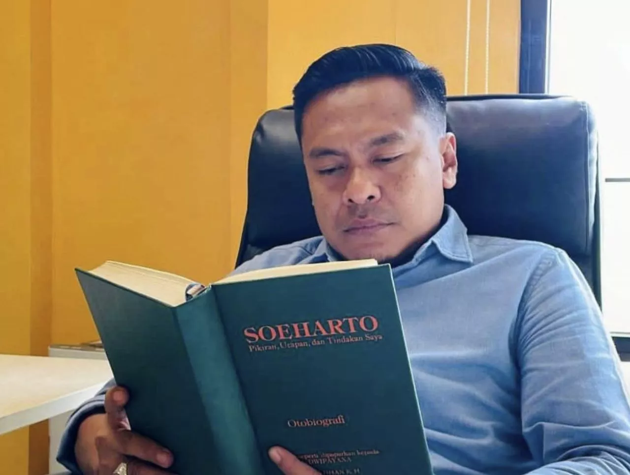 Arif Fathoni, Antara Dampingi dan Saingi Eri Cahyadi di Pilwali Surabaya