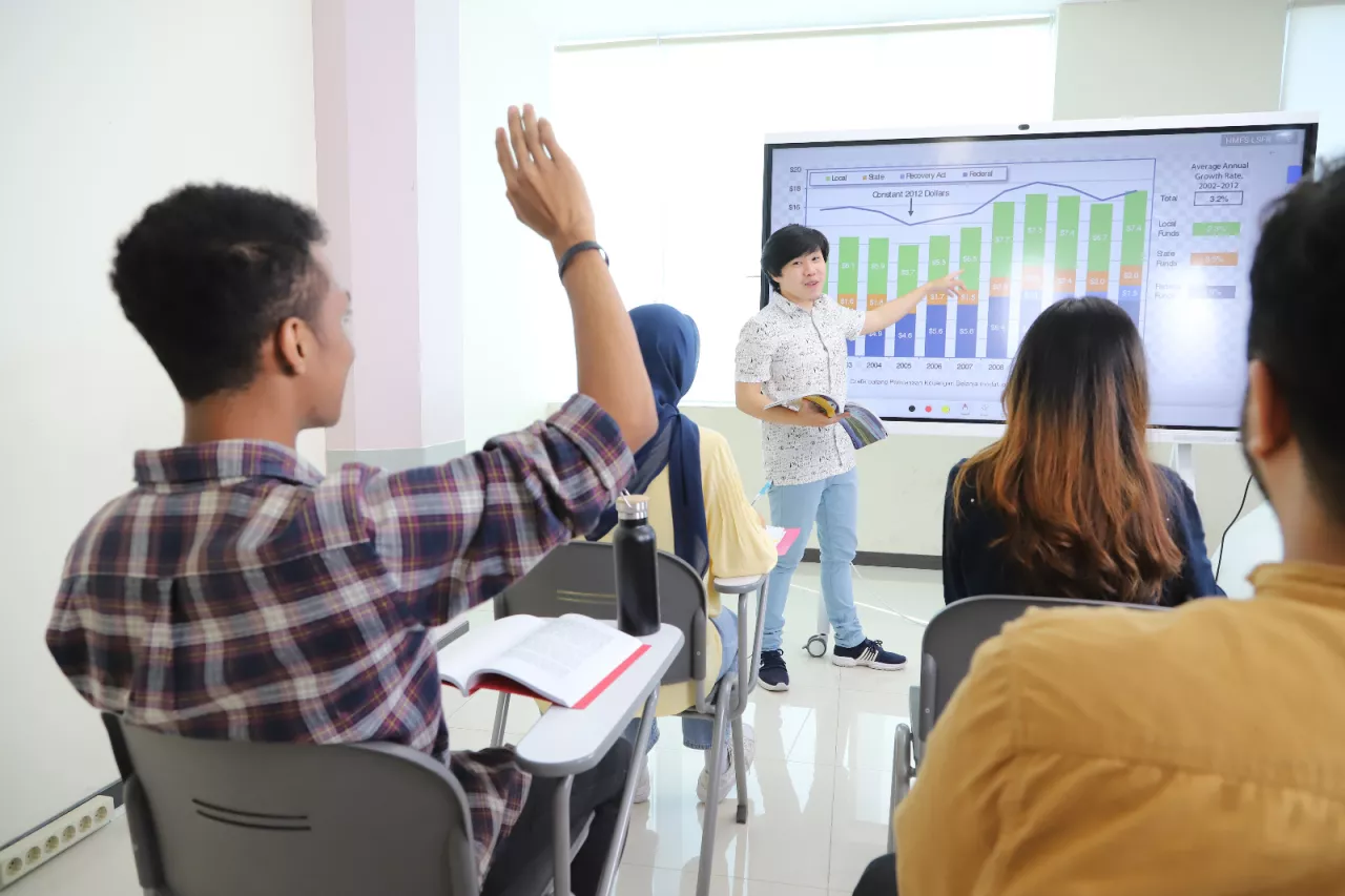 Tanggapi UKT Mahal, Rektor Untag Surabaya Tawarkan Biaya Kuliah Terjangkau