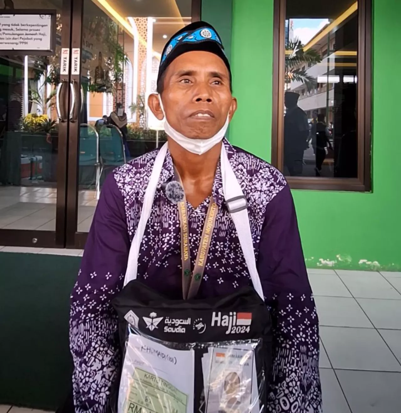 Pemulung Mojokerto Naik Haji bersama Istri, Begini Kisahnya