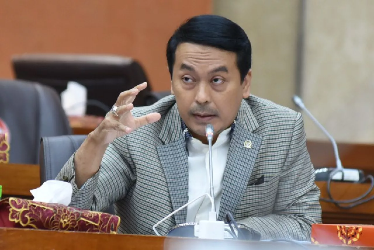 Dianggap Membahayakan, Komisi VI DPR RI Imbau Telkom Tegas Antisipasi Starlink