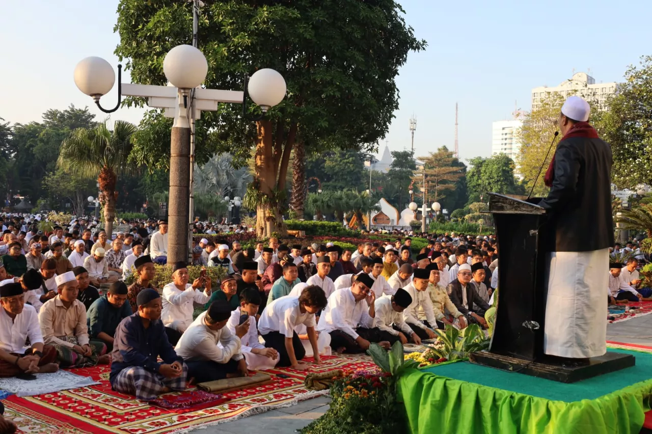 Pemkot Surabaya Bagikan Ratusan Hewan Kurban