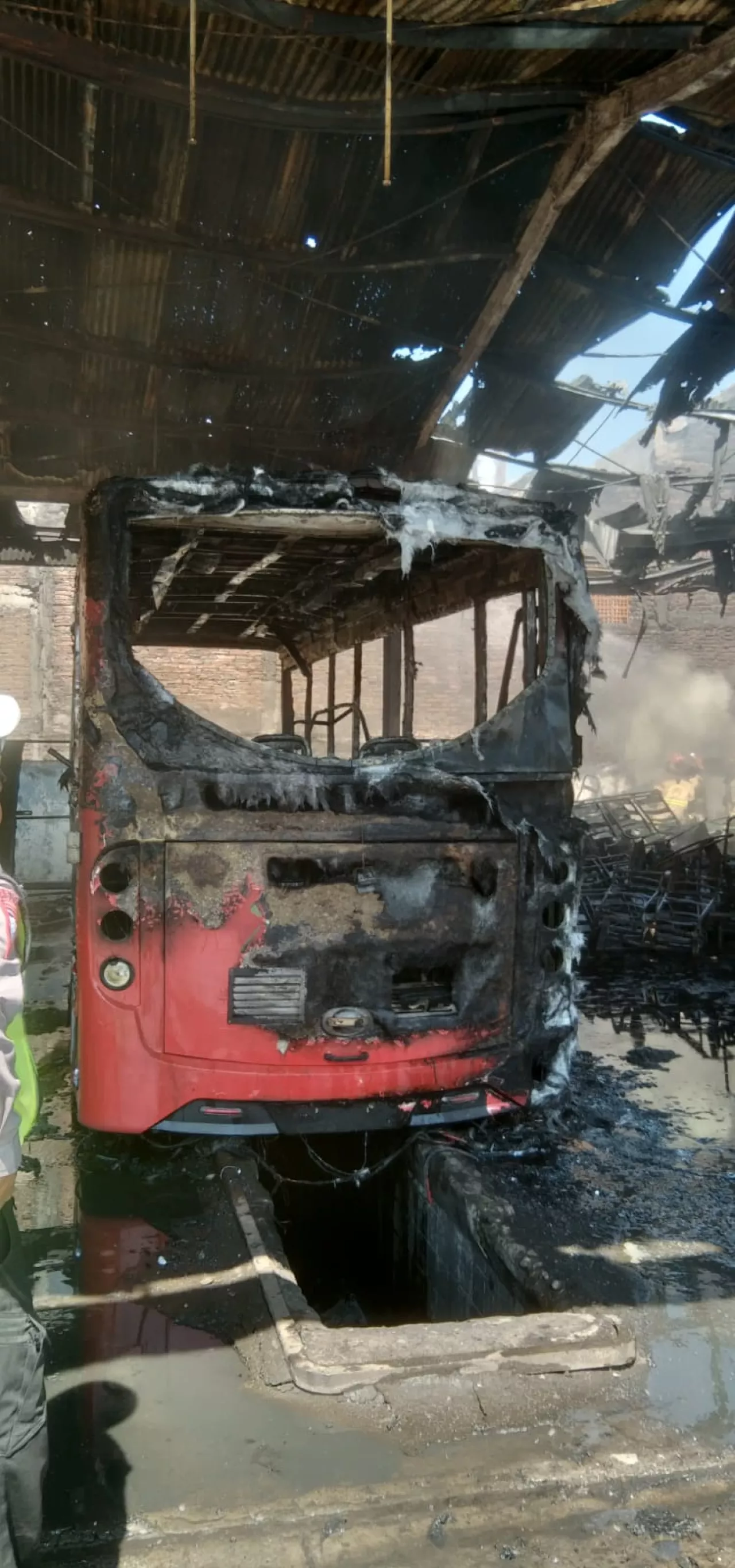 Kantor Damri Surabaya Terbakar