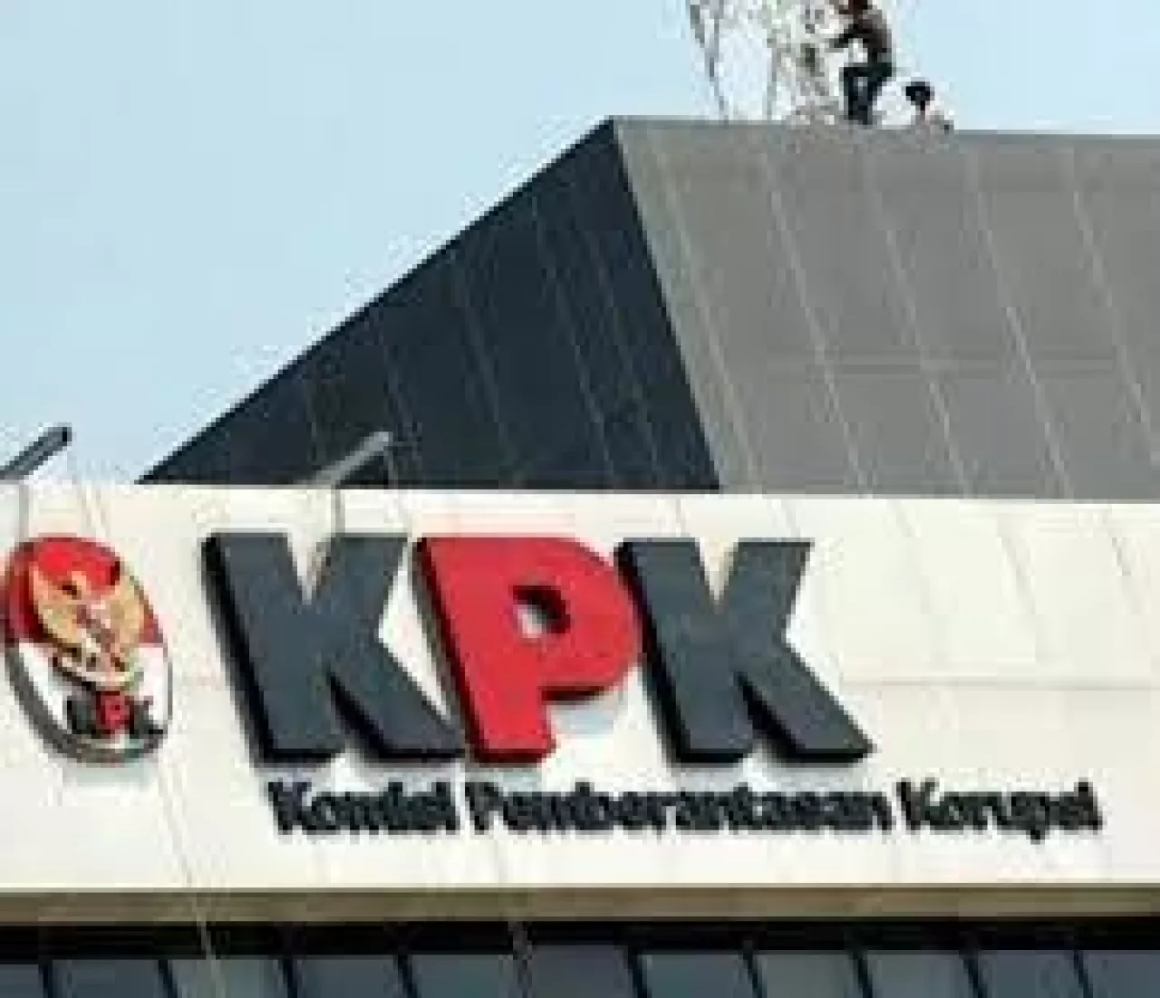 Diduga Empat Anggota Dewan Jatim Terlibat, KPK Geledah Rumah Pimpinan?