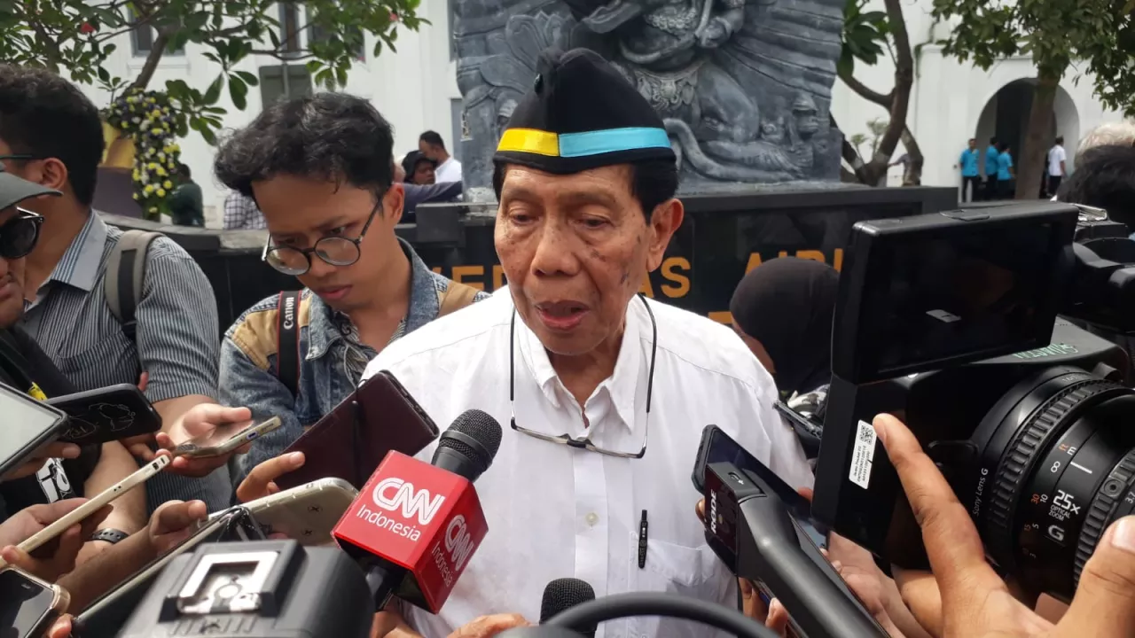 Mantan Rektor Unair Tolak Keputusan Pencopotan Prof. BUS