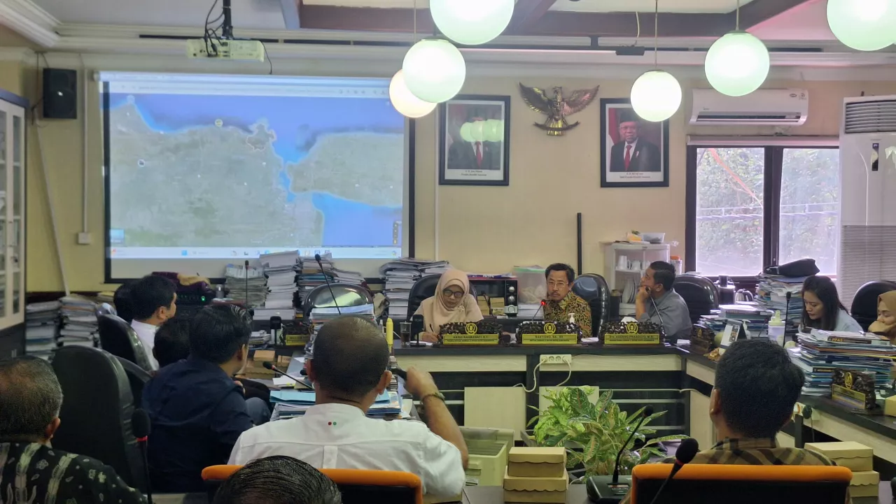 Akhir Masa Jabatan, Anggota DPRD Surabaya Ribut Bahas PSN