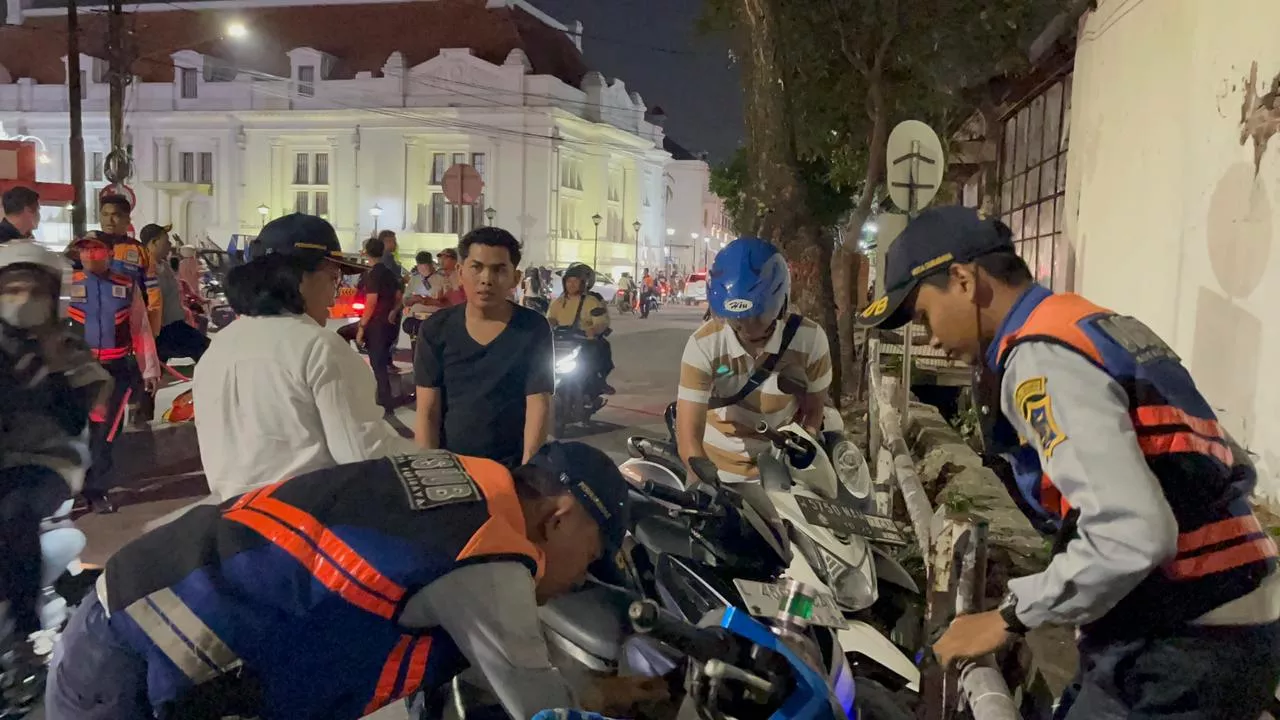 Awas! Parkir Liar di Kota Lama Surabaya Bakal Digembok