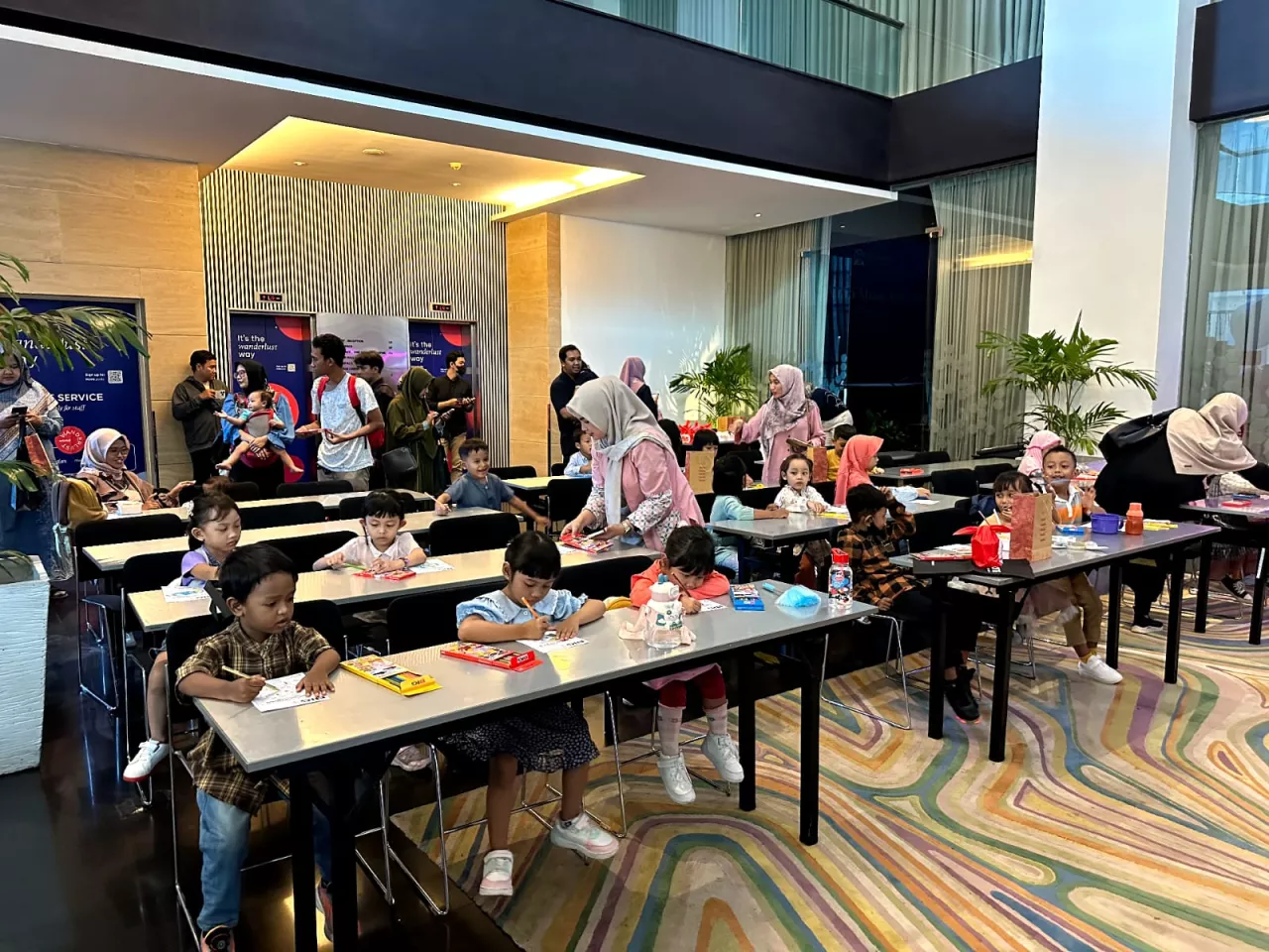 ARTOTEL TS Suites Rayakan Hari Anak dengan Kegiatan Seru Ortu-Anak
