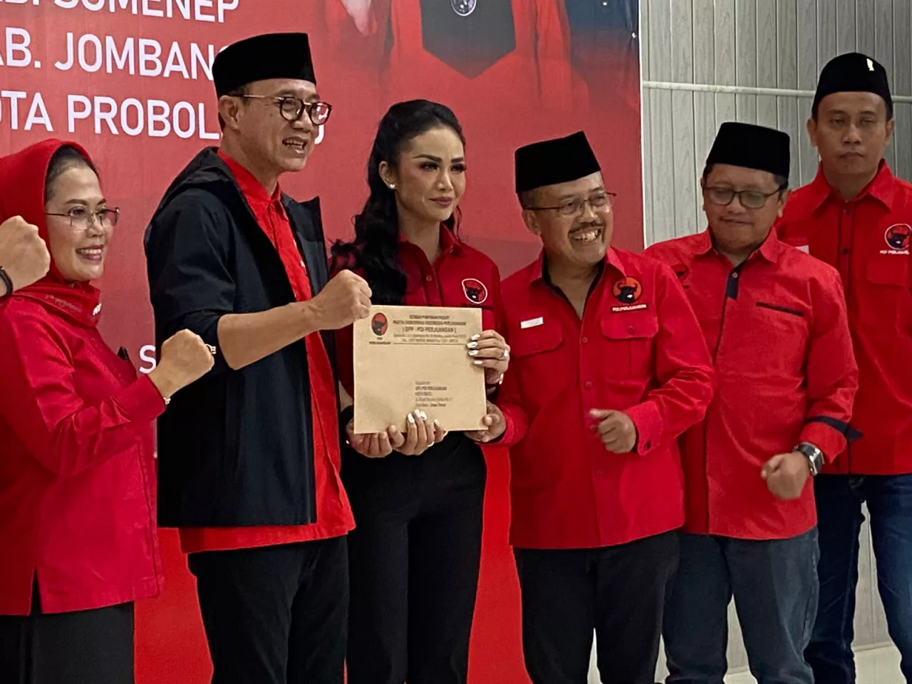 Krisdayanti Dapat Rekom PDIP Pilkada Kota Batu, Begini Kriteria Wakilnya