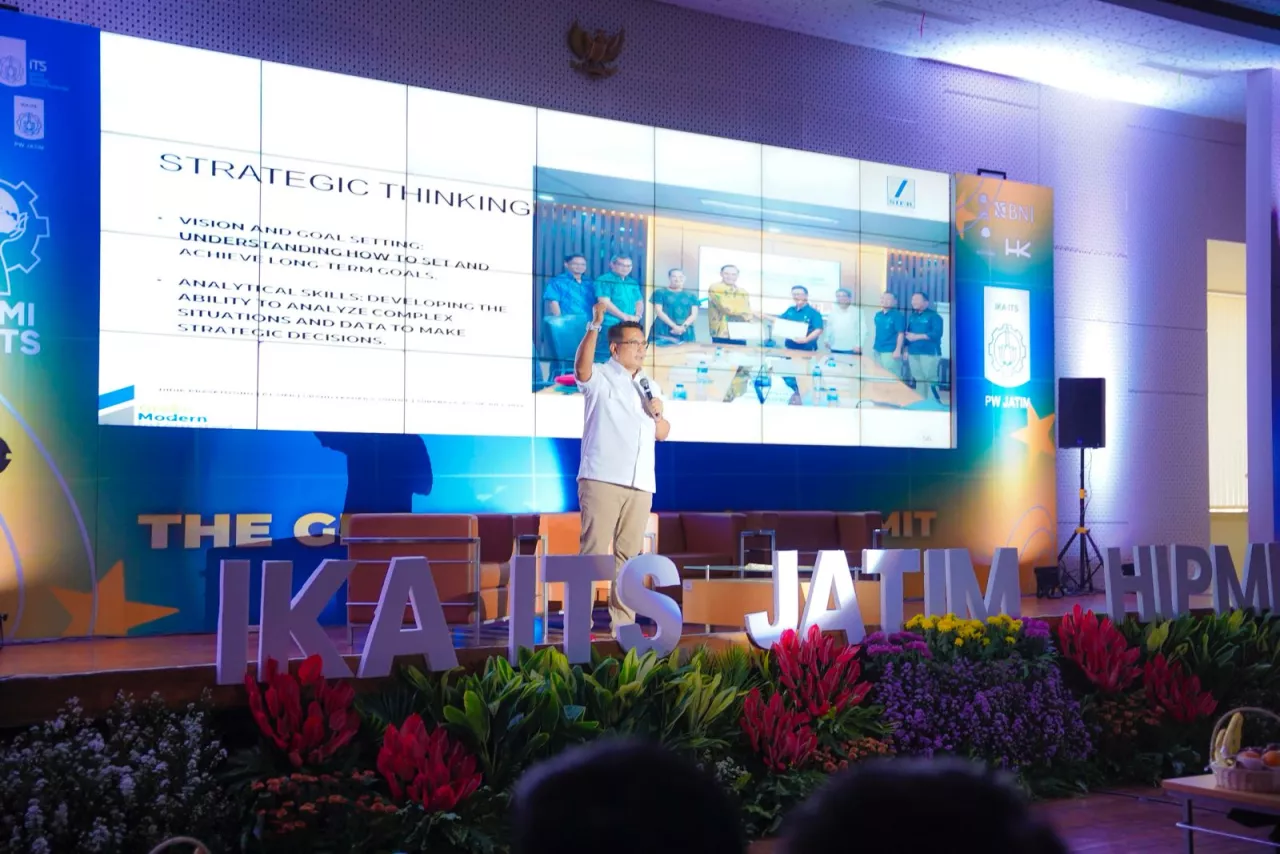 Dirut SIER Bagikan Tips Memupuk Kepemimpinan Adaptif ke Mahasiswa ITS