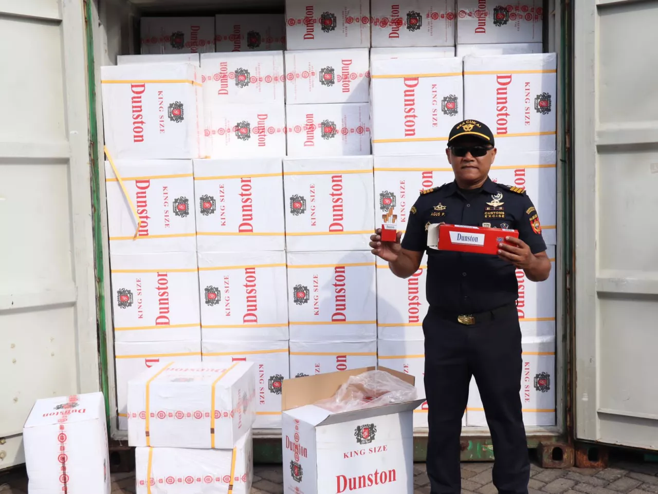Bea Cukai Tanjung Perak Gagalkan 73 Juta Batang Rokok Impor Ilegal