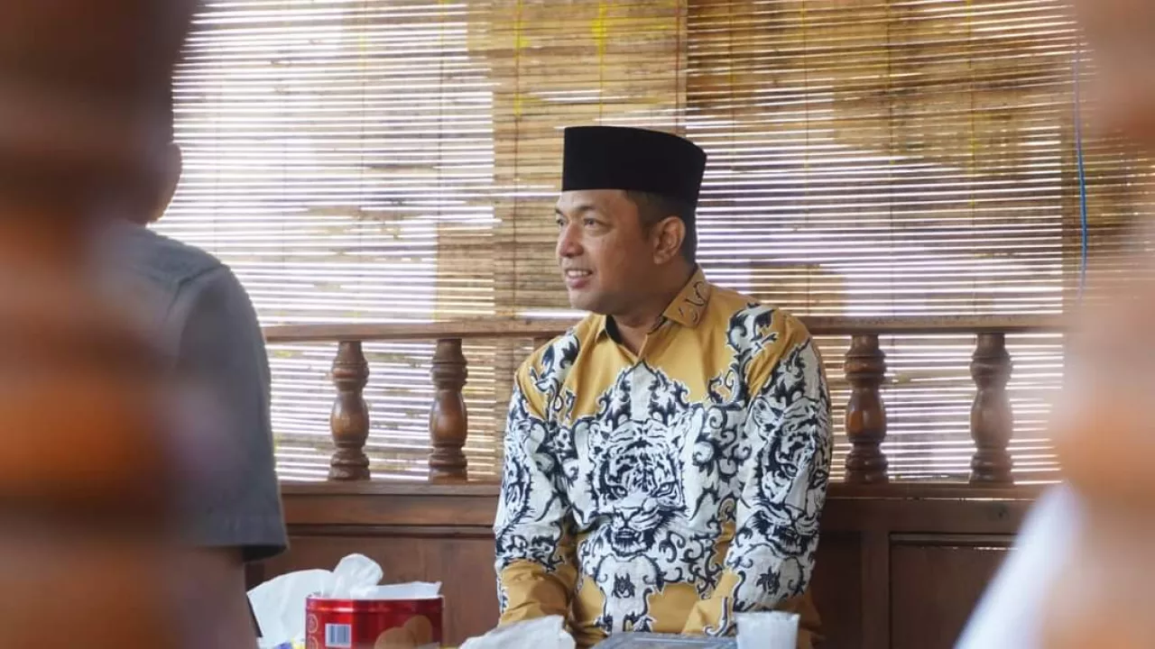 Besar di Lingkungan Pondok Pesantren, Begini Sosok Pendamping Risma di Pilgub Jatim 2024