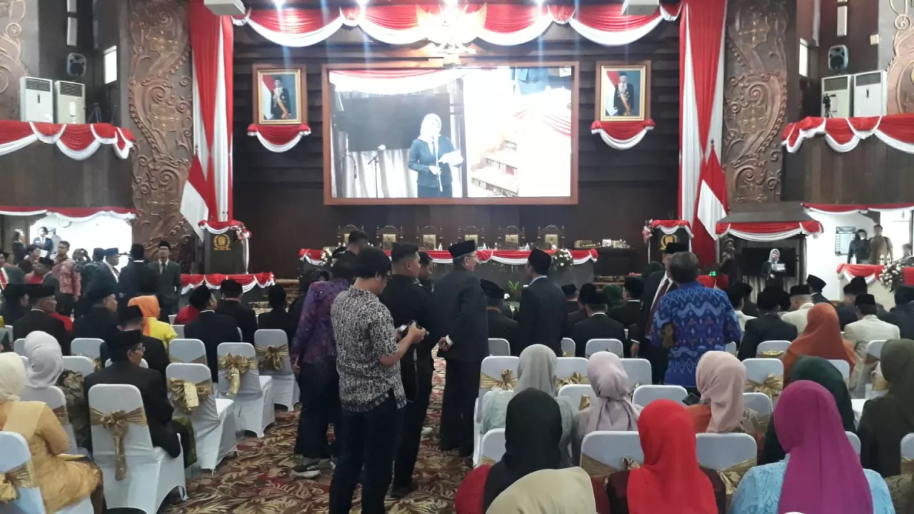120 Anggota DPRD Jatim Dilantik, Separuhnya Wajah Baru