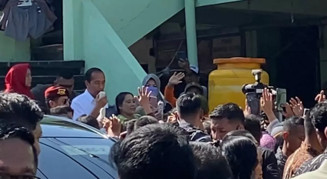Jelang Akhir Masa Jabatan, Jokowi Pamit ke Masyarakat Surabaya