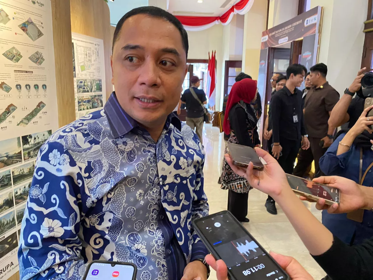 Lebih Mesra dengan Khofifah daripada Risma, Begini Kata Eri Cahyadi