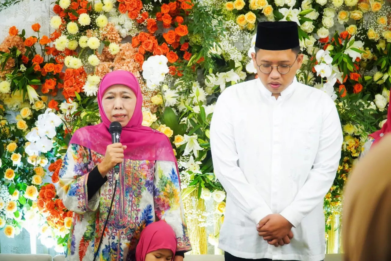 Nikahkan Anaknya, Khofifah Undang Kedua Rivalnya di Pilgub Jatim