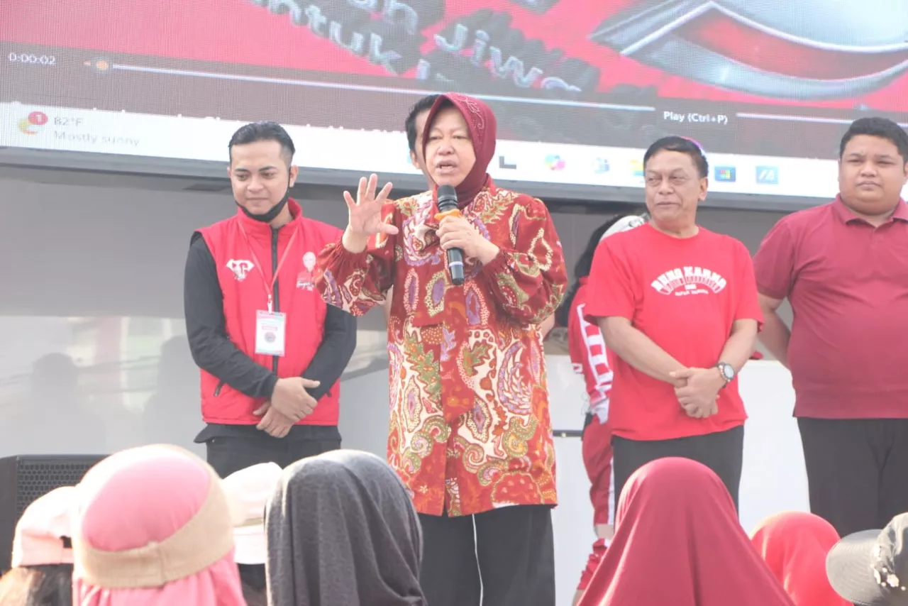 Ikut Senam Bareng, Risma Bakar Motivasi Warga Mulyorejo Surabaya
