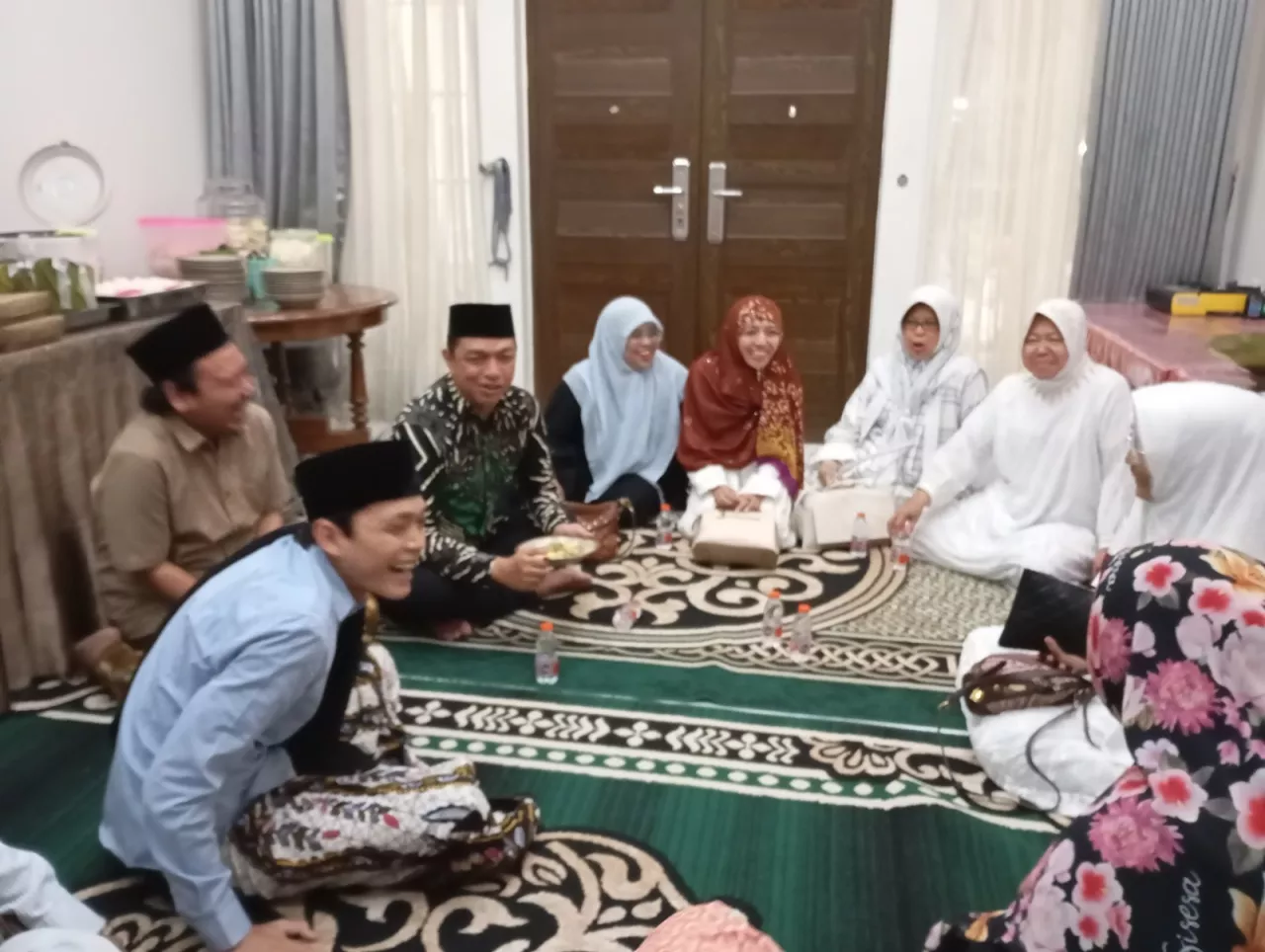 Puji Keberanian Tutup Dolly, Gus Iqdam: Risma itu Pemimpin Tegas dan Disiplin