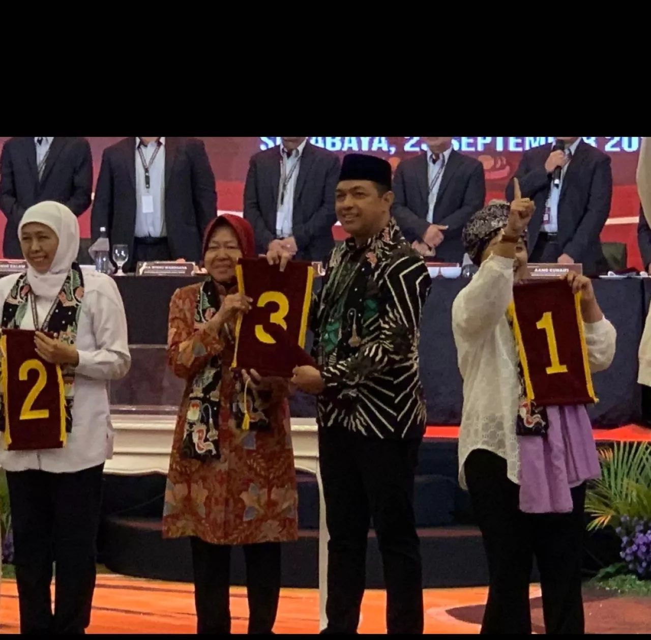 Cicit Syaikhona Kholil Bangkalan Jadi Ketua Tim Pemenangan Risma-Gus Hans