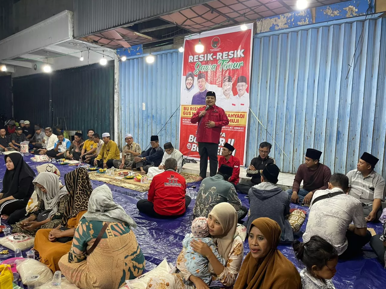 Ratusan Pedagang Kaki Lima Nyatakan Dukung Eri-Armuji dan Risma-Gus Hans