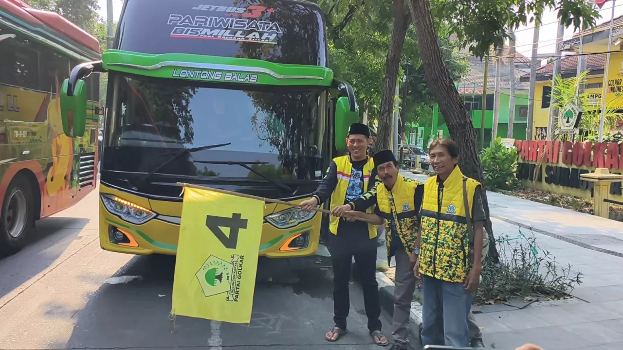 HUT Partai, DPD Golkar Surabaya Antarkan 60 Bus Ziarah Wali 5   