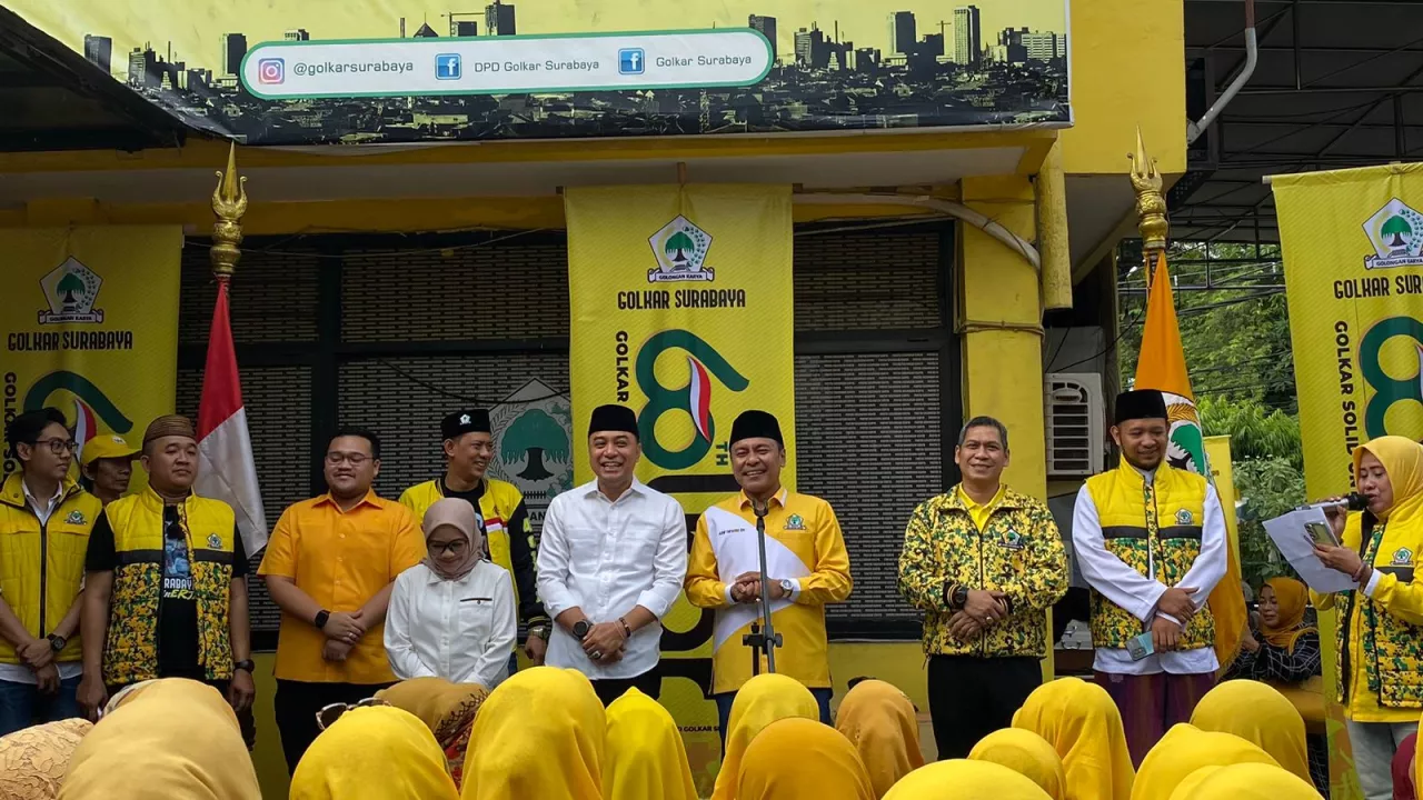 HUT ke-60 Golkar, Jemaah Ziarah Wali Doakan Kemenangan Eri-Armuji dan Khofifah-Emil