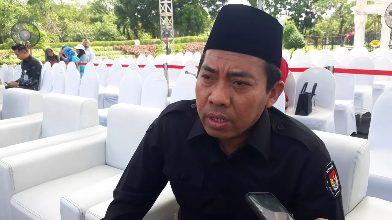 KPU Lakukan Sortir Lipat dan Setting Packing Surat Suara