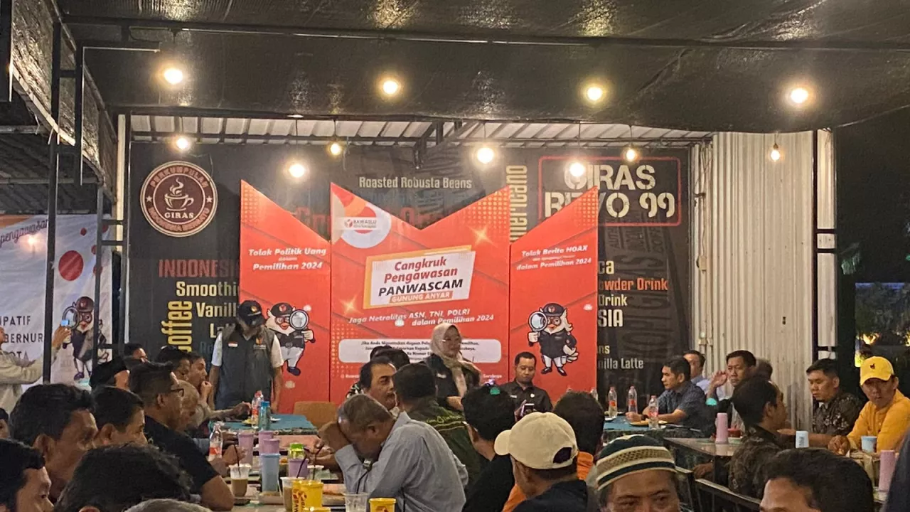Gelar Cangkrukan, Bawaslu Masifkan Pengawasan Kampanye di Surabaya