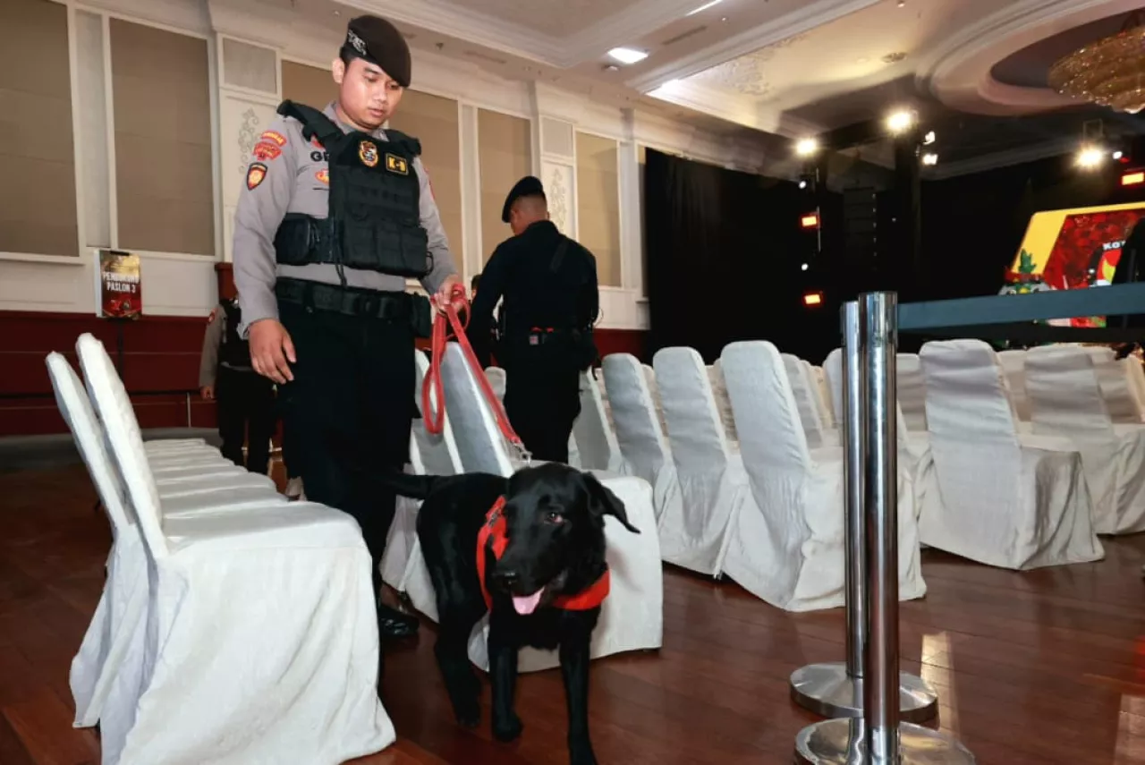 Terjunkan 780 Personel, Polisi Sterilisasi Ruangan Debat Pilgub Jatim 2024