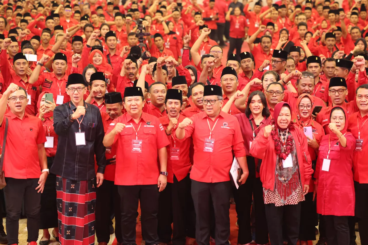 Risma Siapkan SMA/SMK Gratis di Jawa Timur   