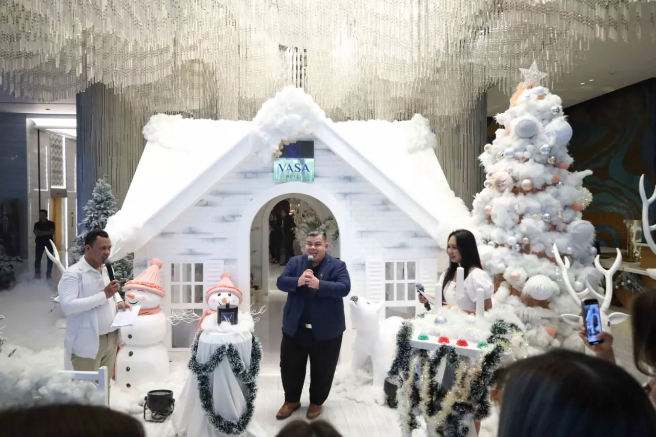 Vasa Hotel Surabaya Hadirkan Pesona Salju, Frosty: A Magical Holiday