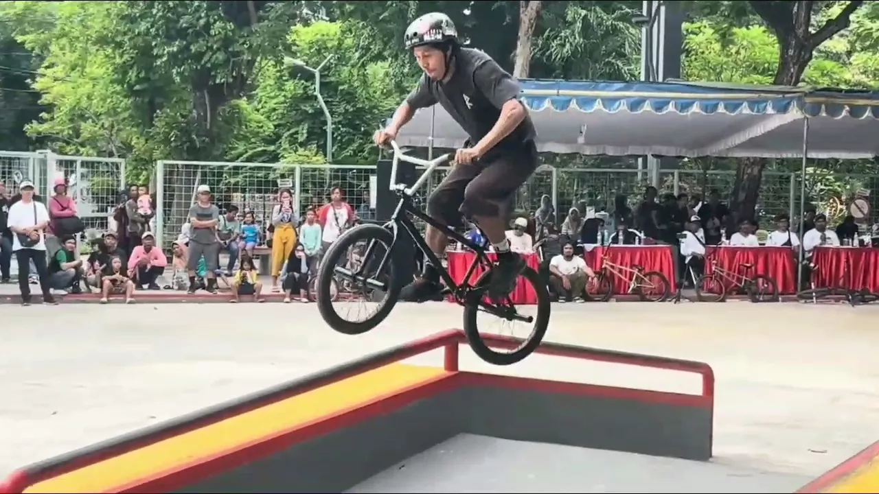 Puluhan Rider BMX Jatim Adu Ketangkasan di FORDA II Surabaya   