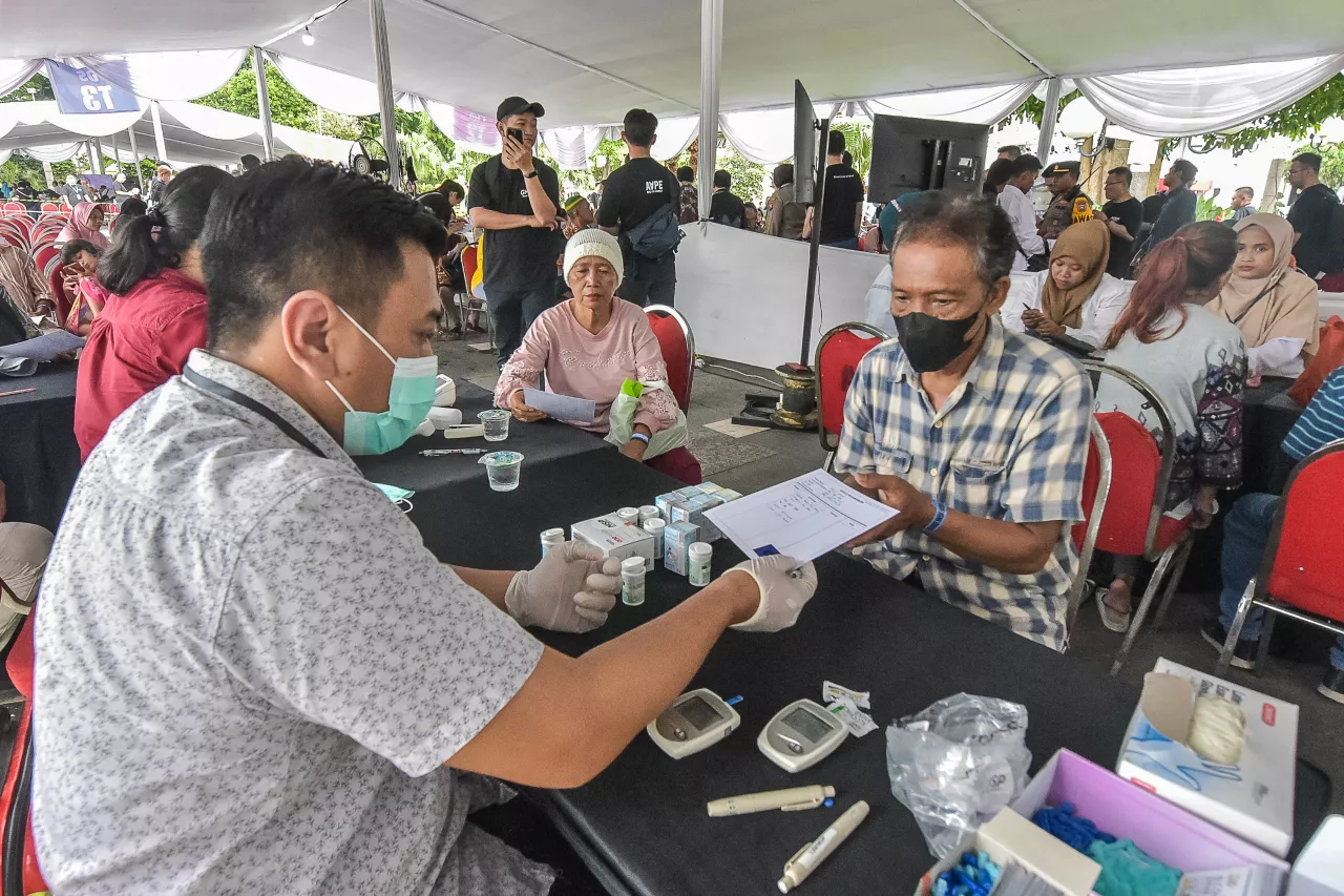 Pemkot dan Yayasan Mawar Sharon Peduli Gelar Pengobatan Gratis 2.500 Warga