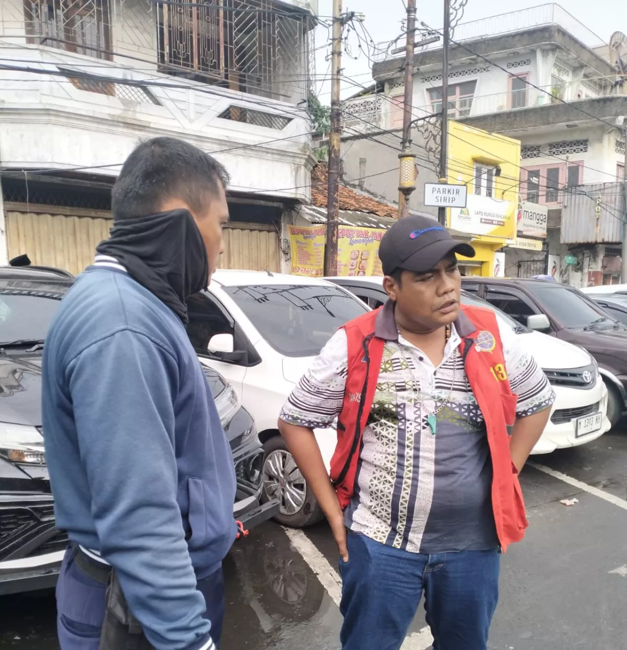 Viral! Jukir Ampel di Surabaya Tarik Tarif Parkir Rp20 Ribu, Dishub Bertindak Tegas