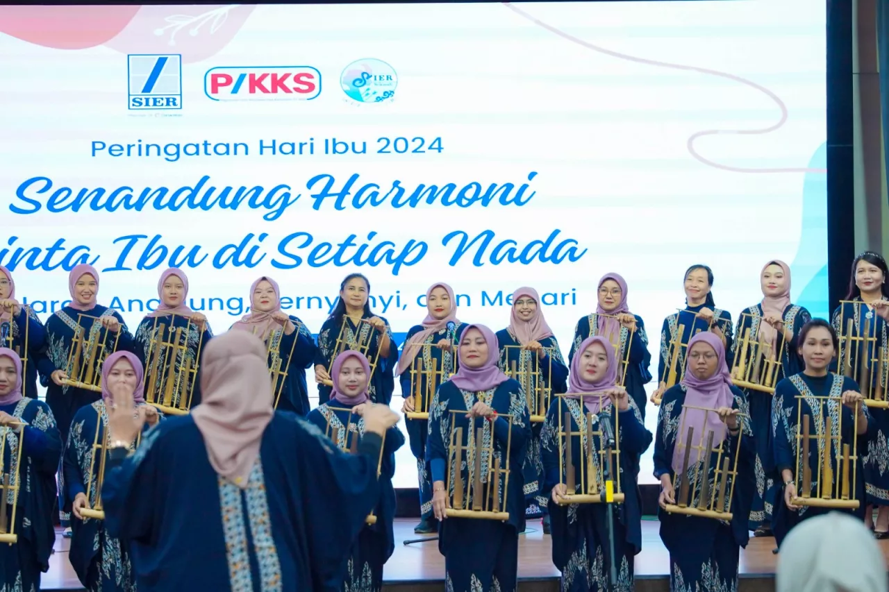 Pagelaran Angklung Meriahkan Peringatan Hari Ibu 2024 di PT SIER