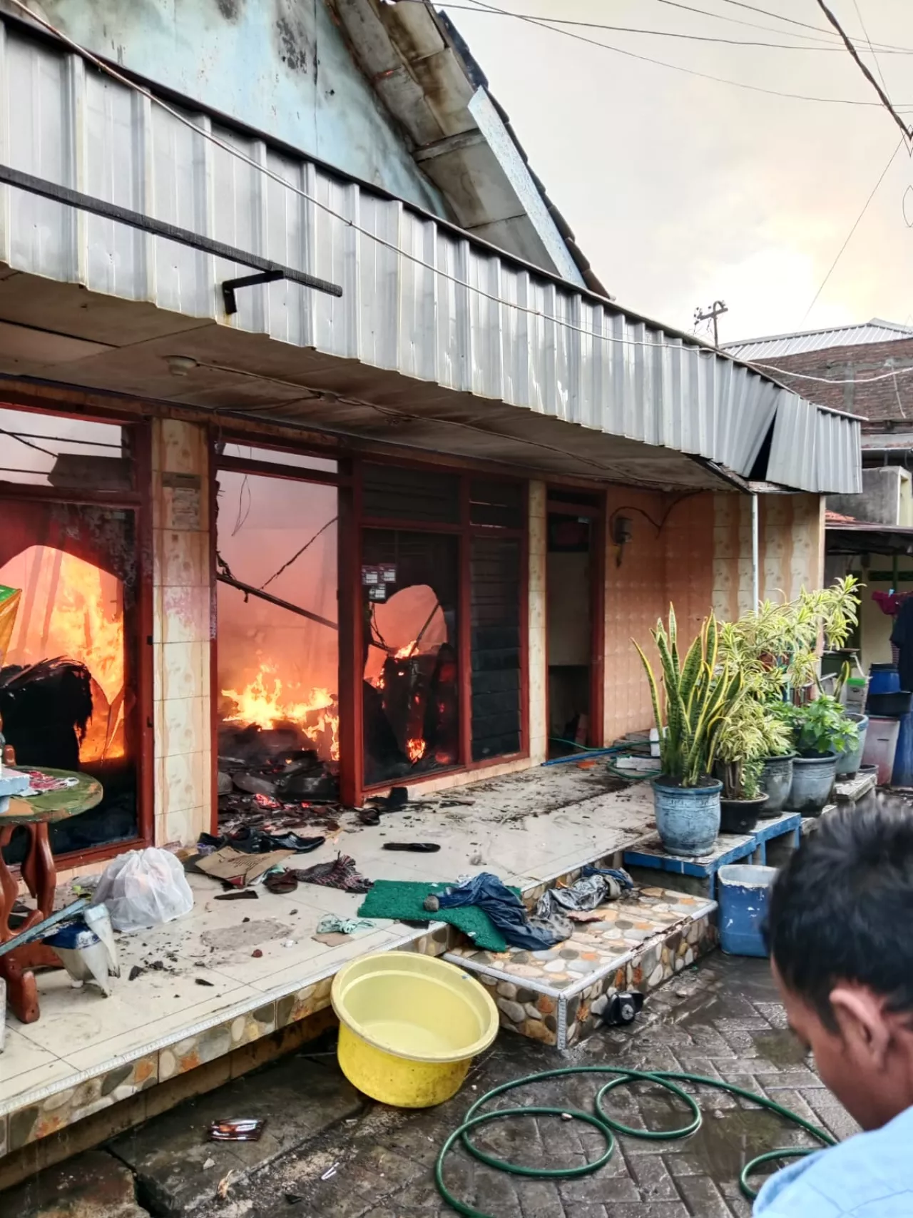Akibat Obat Nyamuk, Satu Rumah di Pabean Cantikan Terbakar